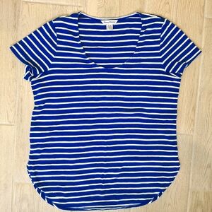 Tommy Bahama women's short-sleeved blue and white striped cotton shirt- medium